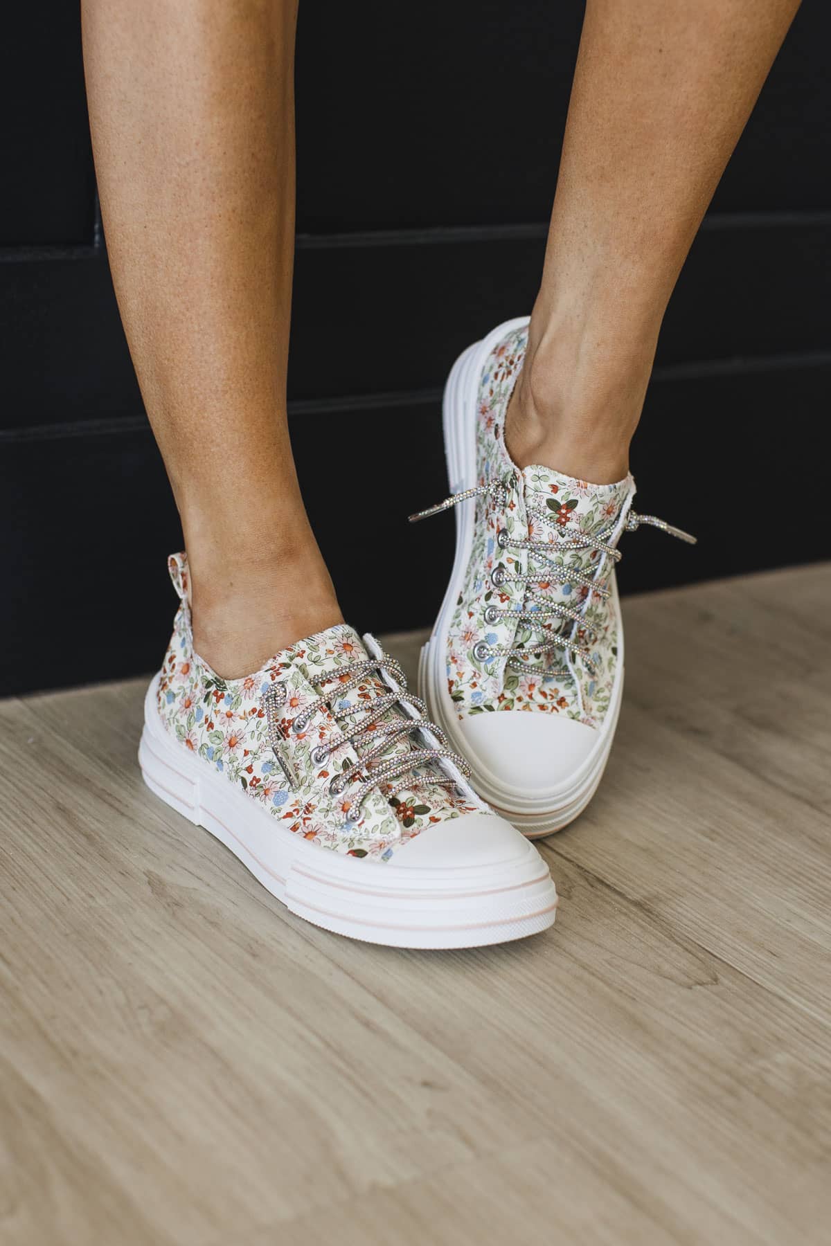 Very G Aman Floral Sneakers- White Multi